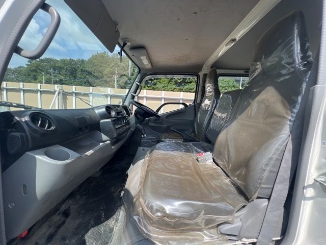 2019 Hino Dutro Wキャブ auction photo 5