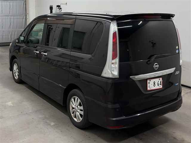 2012 Nissan Serena auction photo 2