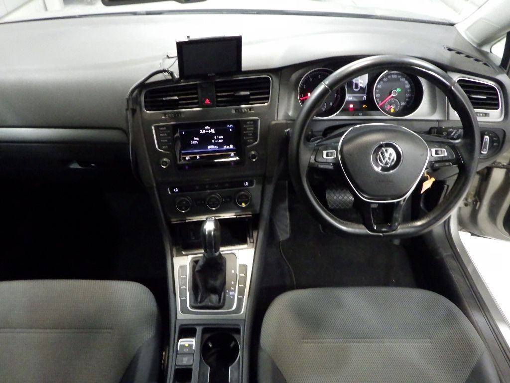 2013 Volkswagen ゴルフ 5HB TSIコンフォートラインデアエアステBMT auction photo 3