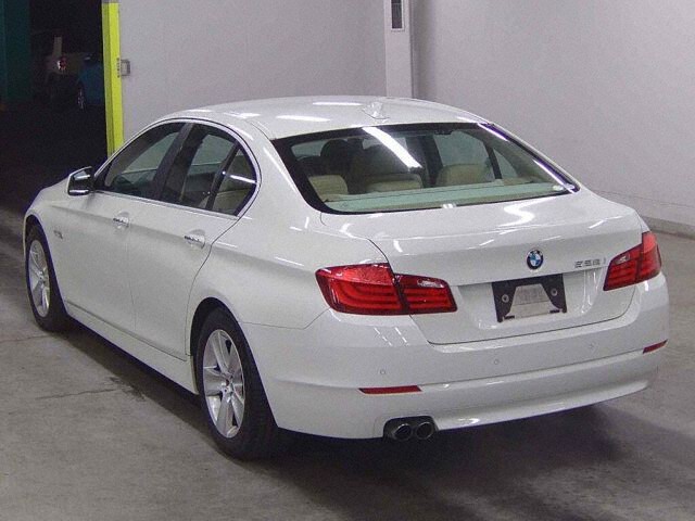 2011 BMW 5 Series 528I auction photo 2