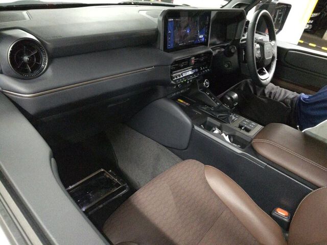 2024 Toyota Land Cruiser 250 ZX 4WD auction photo 3