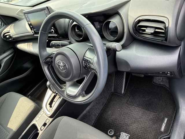 2023 Toyota Yaris Cross G auction photo 3