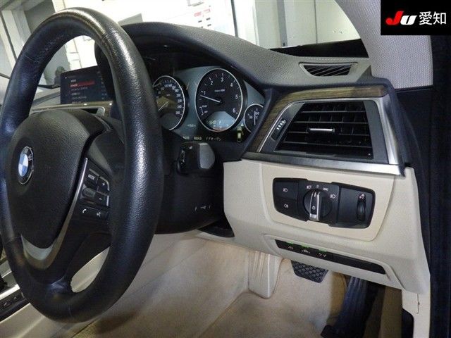 2019 BMW 3シリーズGツーリスモ ラグジュアリー 4WD auction photo 5