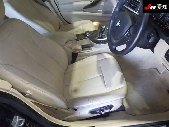 2019 BMW 3シリーズGツーリスモ ラグジュアリー 4WD auction photo 6