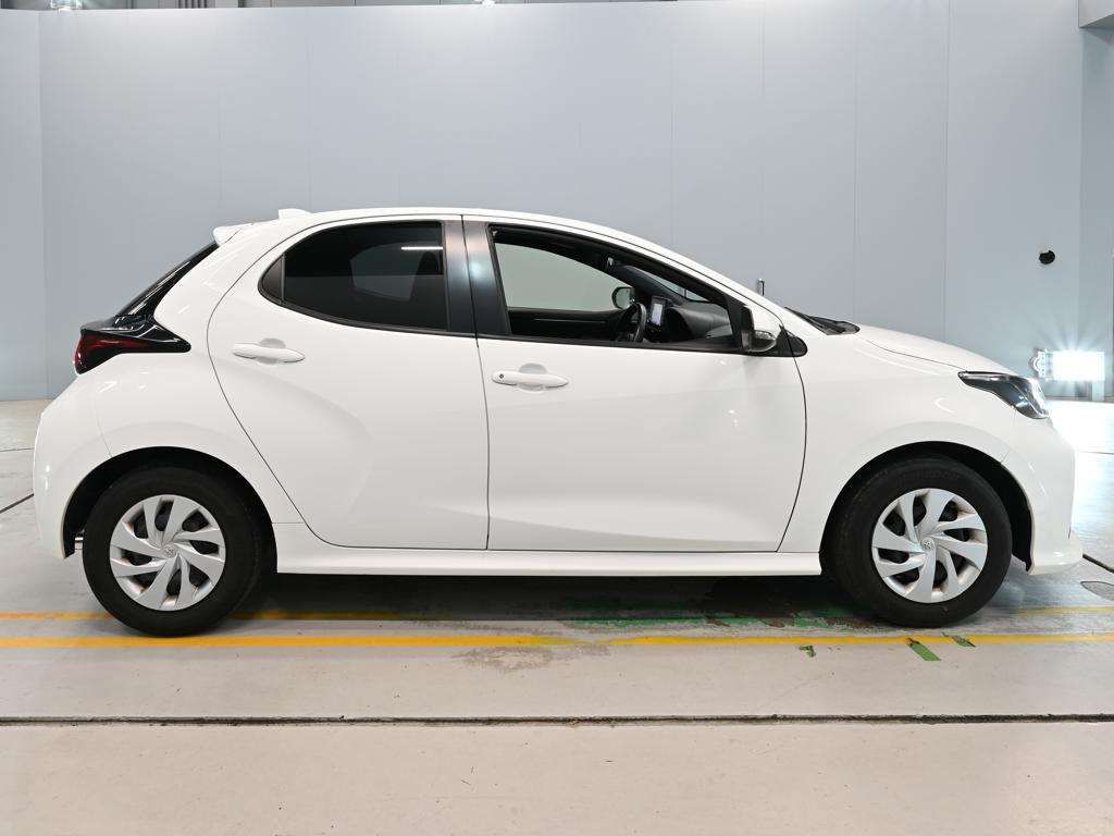 2021 Toyota Yaris X auction photo 3