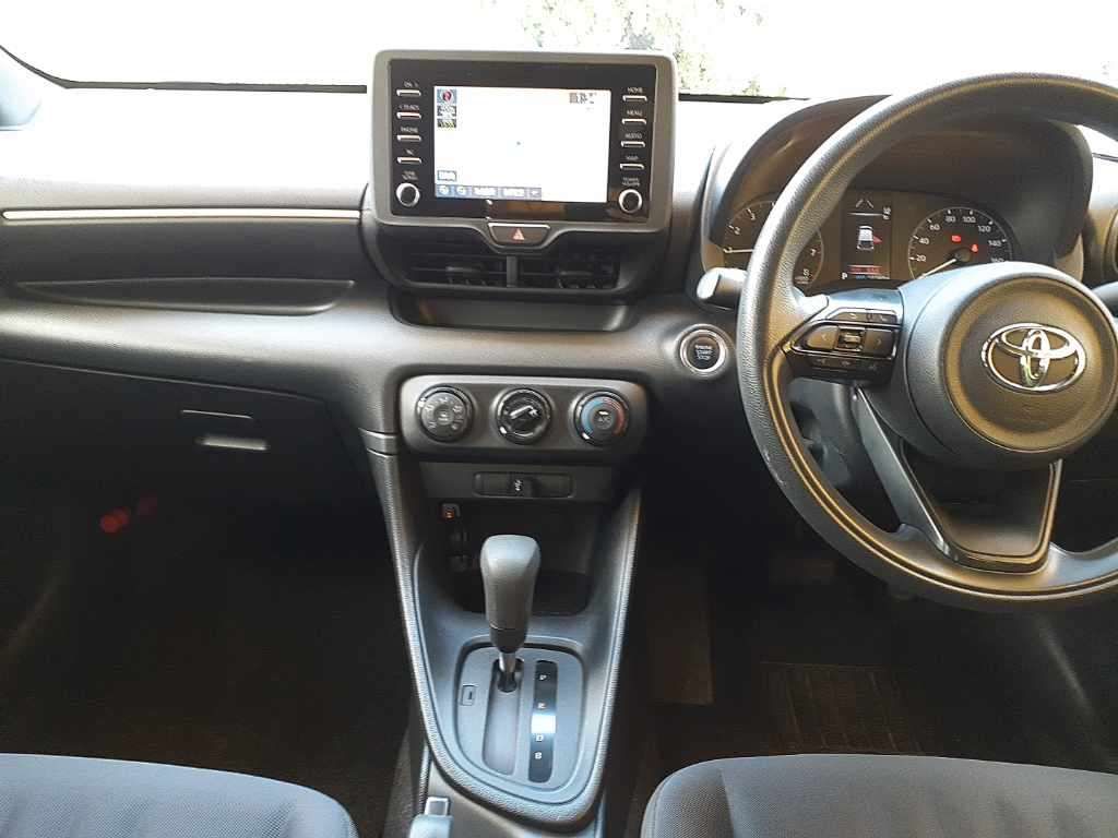 2021 Toyota Yaris X auction photo 11