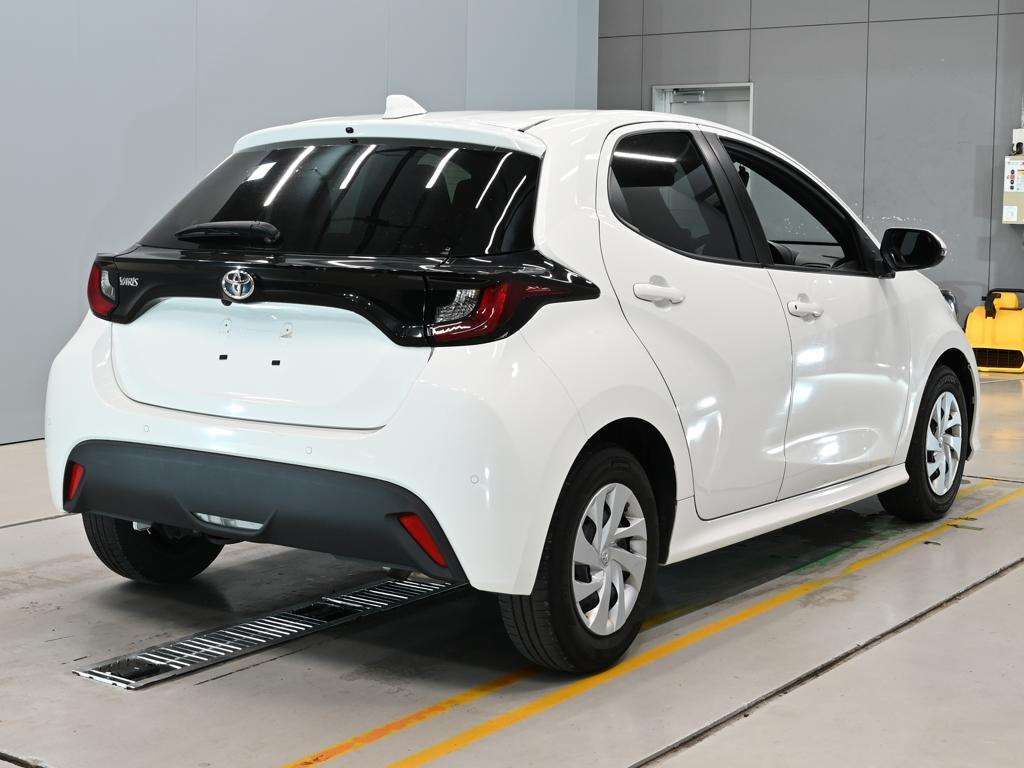 2021 Toyota Yaris X auction photo 2