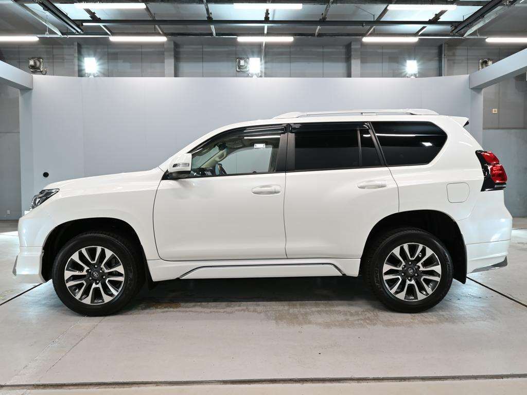 2022 Toyota Land Cruiser Prado TX Lパッケージ 4WD auction photo 4