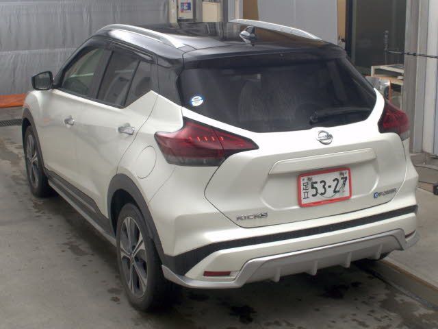 2022 Nissan Kicks e-POWER X auction photo 2
