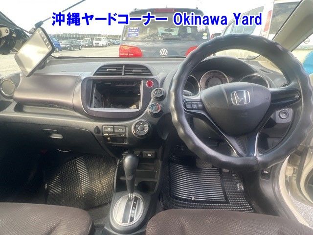 2012 Honda Fit ワゴン G・10THアニバーサリー2 auction photo 3