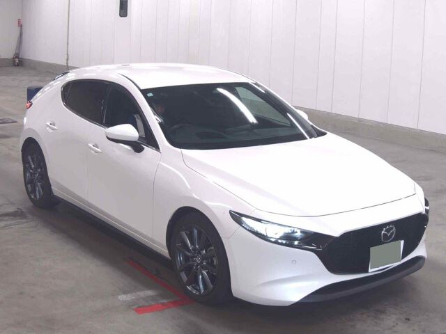 Japan Auction Vehicles 8 2024 Mazda 3ファストバック XD Proactive auction photo