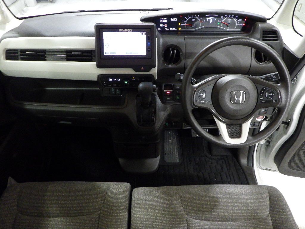 2022 Honda N-BOX L auction photo 3