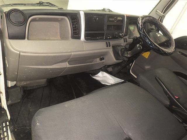 2017 Mitsubishi Fuso Canter 3t Zentei Shokyo Kadan auction photo 4