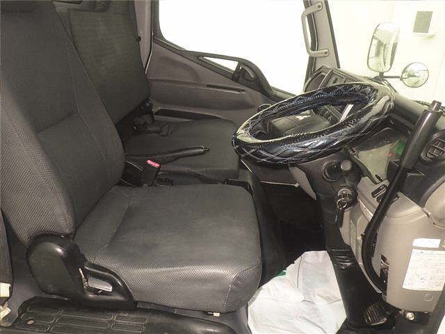 2017 Mitsubishi Fuso Canter 3t Zentei Shokyo Kadan auction photo 5