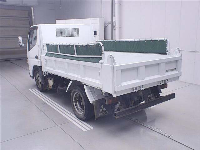 2017 Mitsubishi Fuso Canter 3t Zentei Shokyo Kadan auction photo 2
