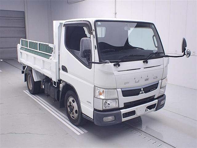 2017 Mitsubishi Fuso Canter 3t Zentei Shokyo Kadan Japan auction vehicle