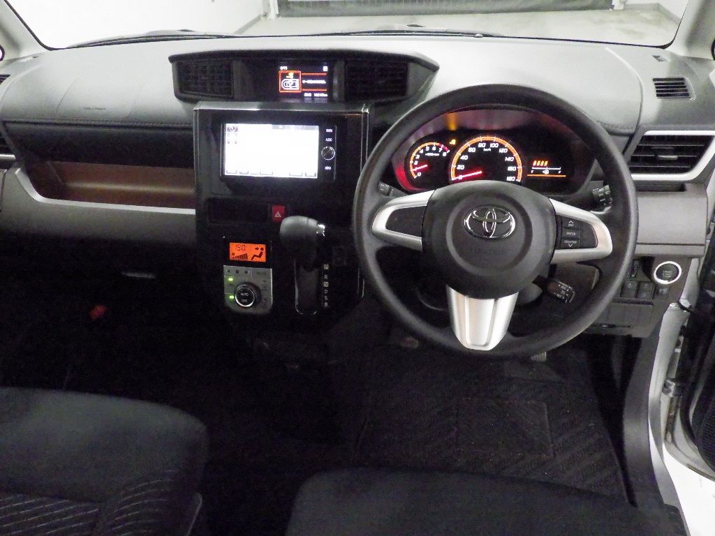 2018 Toyota Tank G S auction photo 3