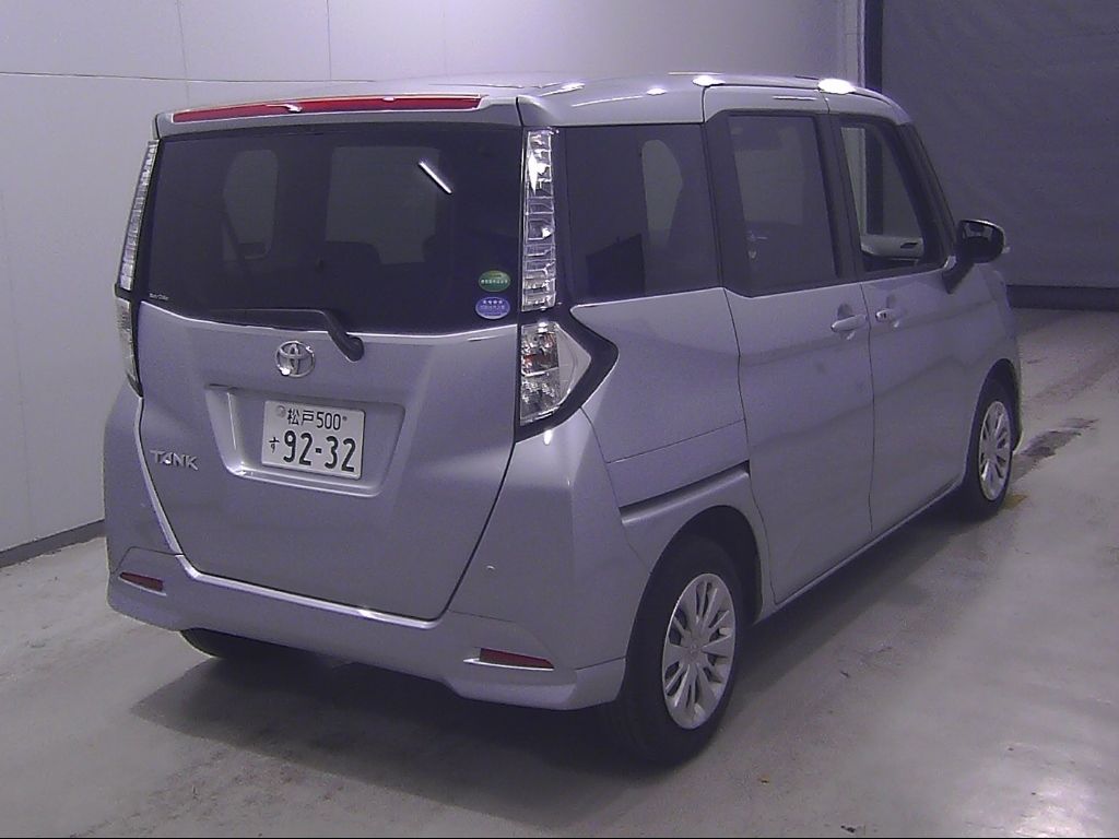 2018 Toyota Tank G S auction photo 2