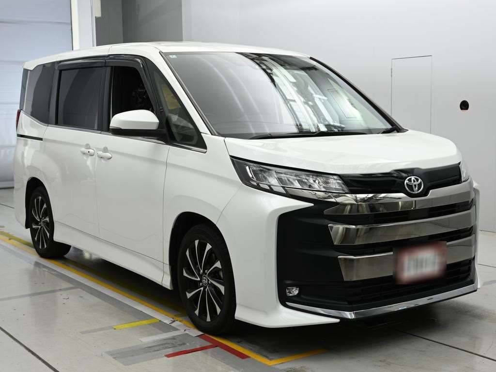 2022 Toyota Noah S-Z auction photo 5