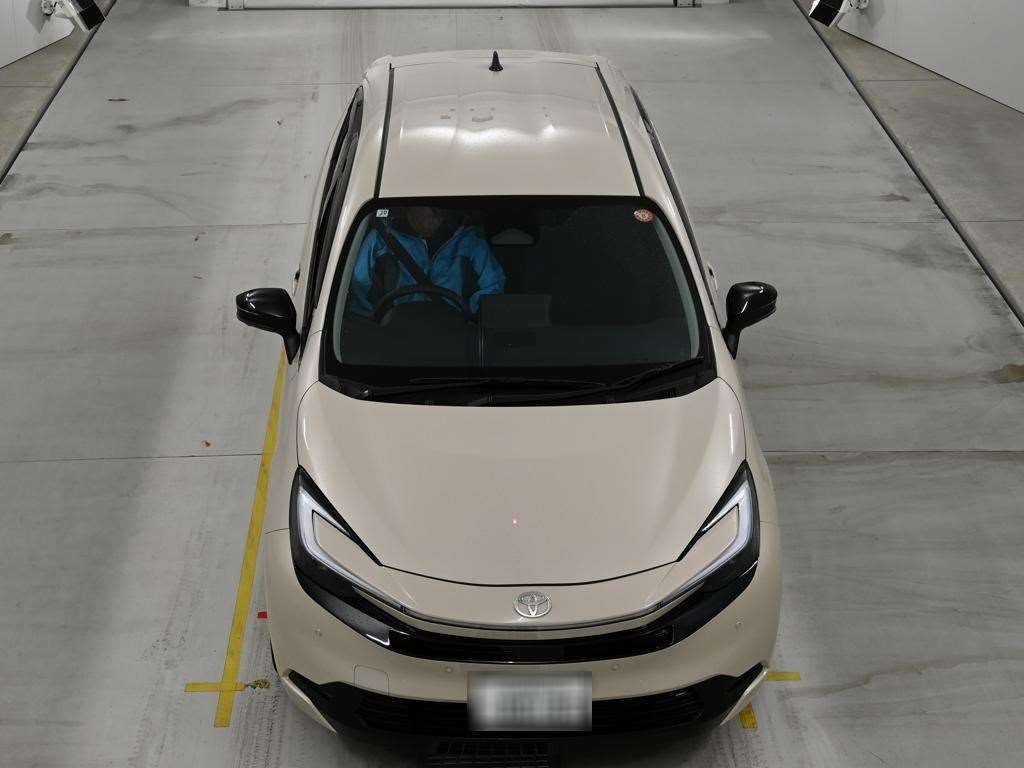 2025 Toyota Aqua Z auction photo 7