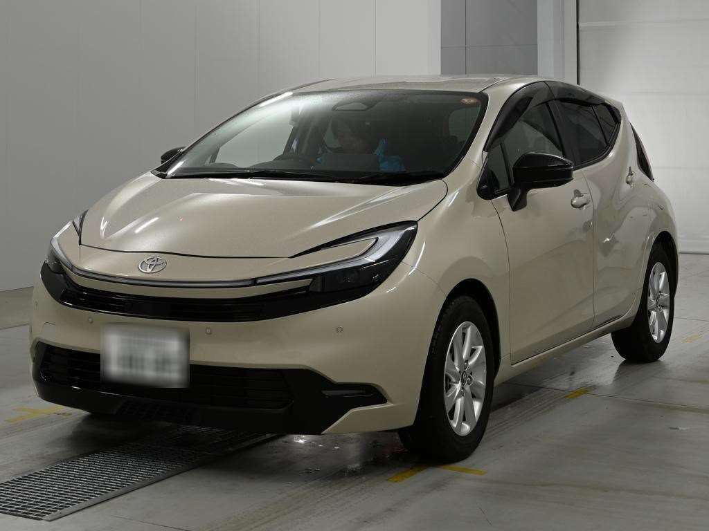 2025 Toyota Aqua Z Japan auction vehicle