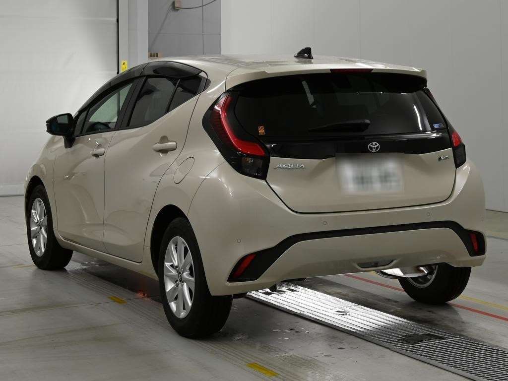 2025 Toyota Aqua Z auction photo 6