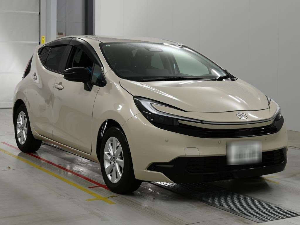 2025 Toyota Aqua Z auction photo 5