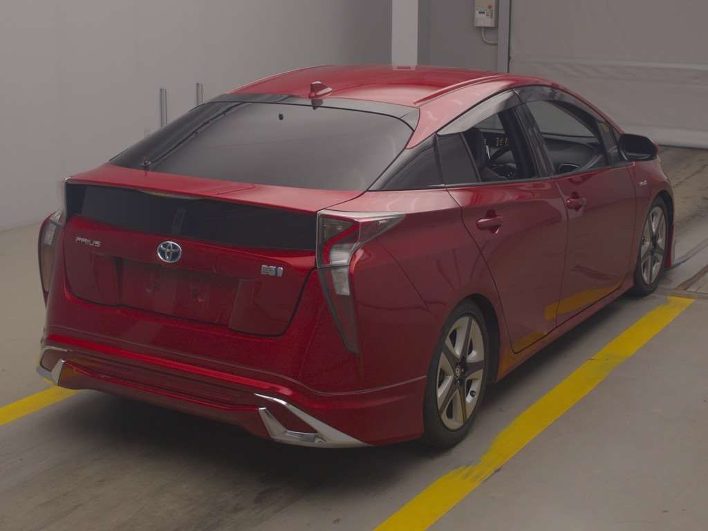 2016 Toyota Prius Sツーリングセレクション auction photo 2
