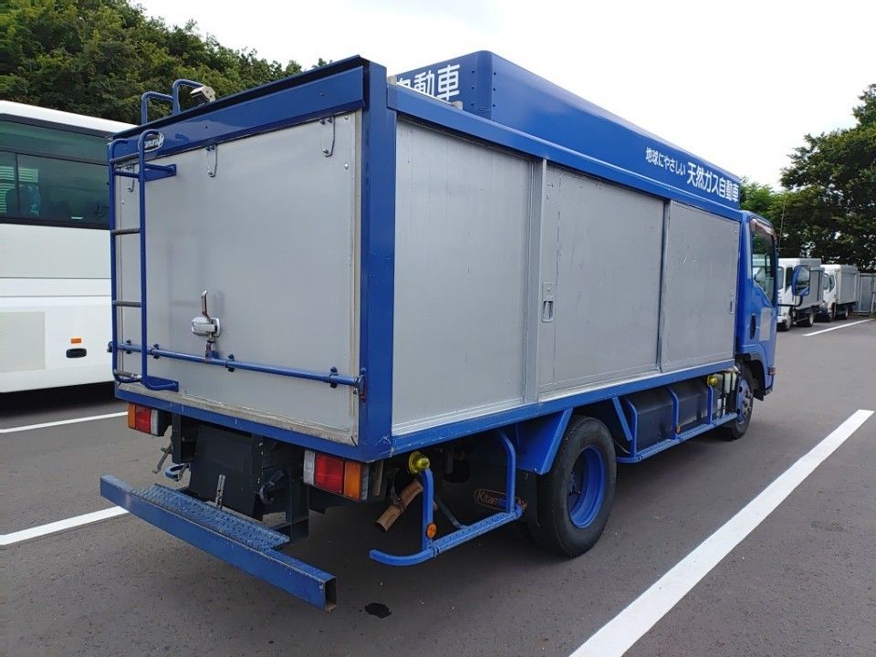 2012 Isuzu Elf auction photo 2