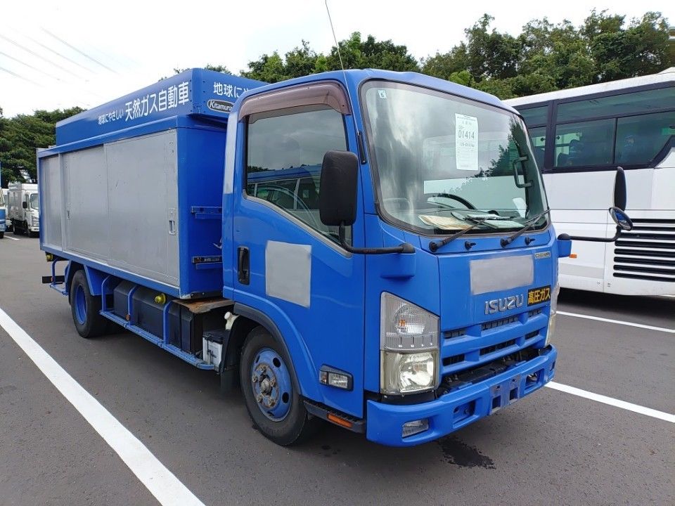2012 Isuzu Elf auction photo 4