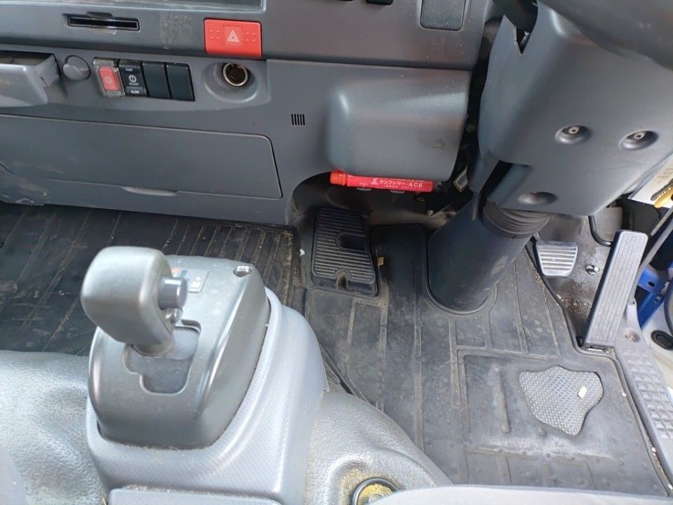 2012 Isuzu Elf auction photo 12