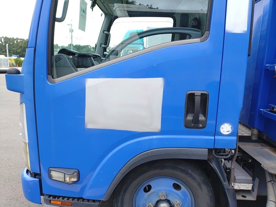 2012 Isuzu Elf auction photo 17