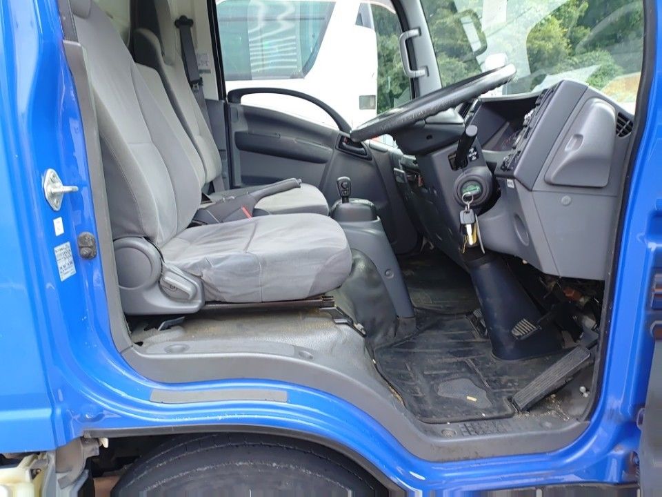 2012 Isuzu Elf auction photo 3