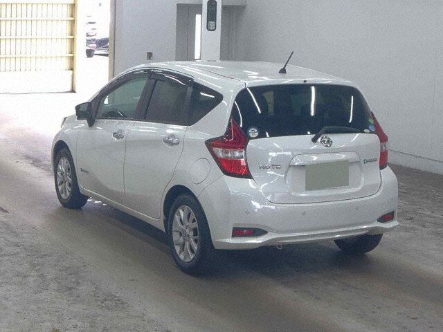 2018 Nissan Note E-POWER X auction photo 2