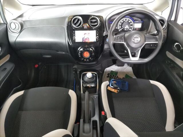 2018 Nissan Note E-POWER X auction photo 3