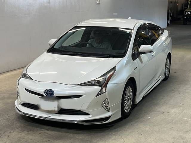 Japan Auction Vehicles 7 2016 Toyota Prius A auction photo