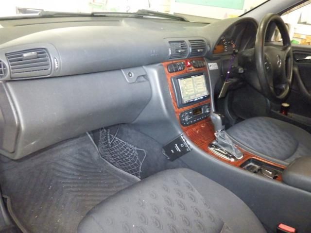 2003 Mercedes-Benz C 180ワゴン コンプレッサー auction photo 2