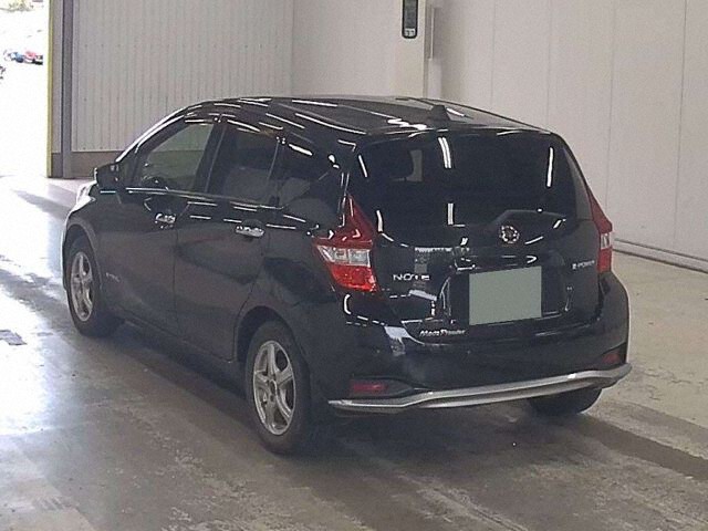 2017 Nissan Note Eパワーオーテック auction photo 2