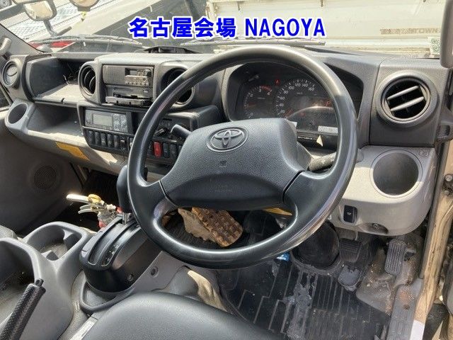 2015 Toyota Dyna バン auction photo 4