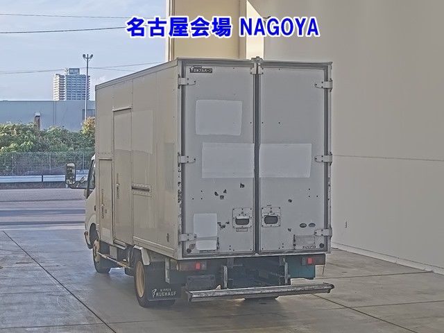 2015 Toyota Dyna バン auction photo 2