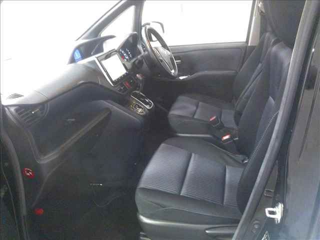 2014 Toyota Voxy ZS auction photo 3