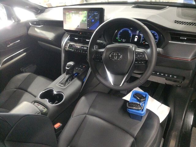 2025 Toyota Harrier Z 4WD auction photo 3