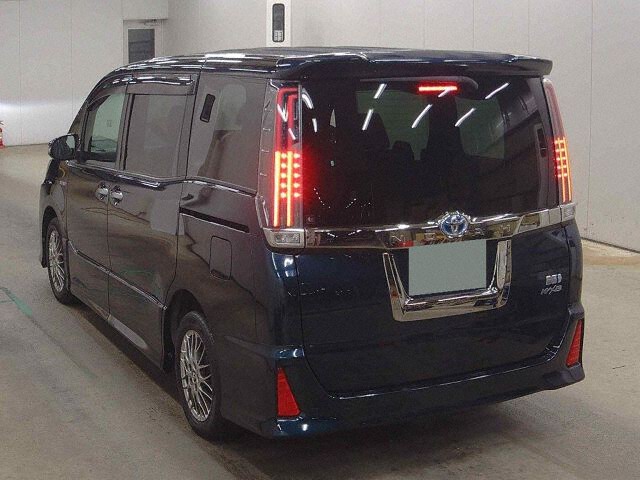 2018 Toyota Noah HV SI WXB auction photo 2