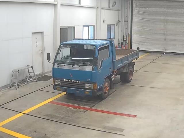 1986 Mitsubishi Fuso Canter dump Japan auction vehicle
