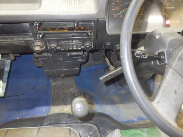 1986 Mitsubishi Fuso Canter dump auction photo 8