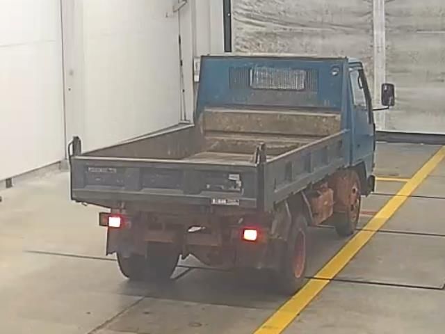1986 Mitsubishi Fuso Canter dump auction photo 2