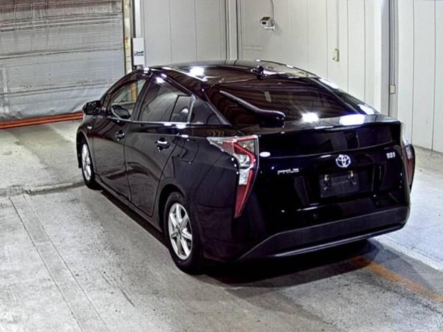 2018 Toyota Prius S Safety Plus auction photo 2