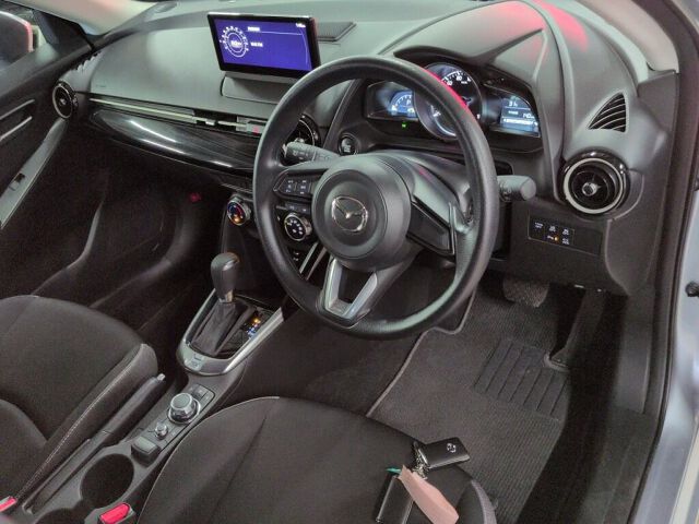 2024 Mazda 2 15 BD auction photo 3