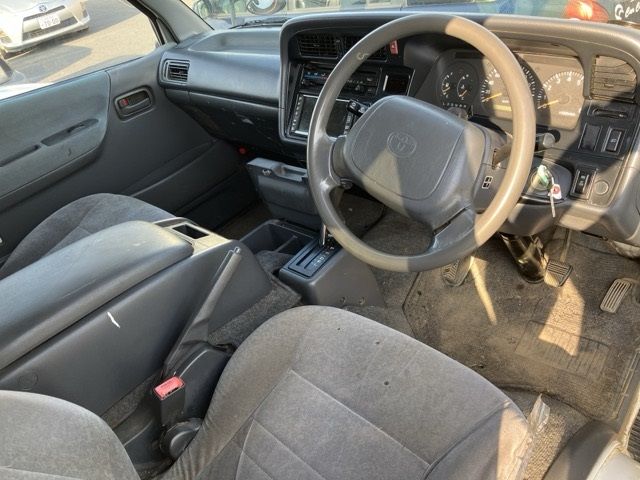 2003 Toyota Hiace SUPERGL-E auction photo 4