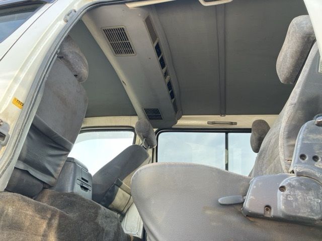 2003 Toyota Hiace SUPERGL-E auction photo 10